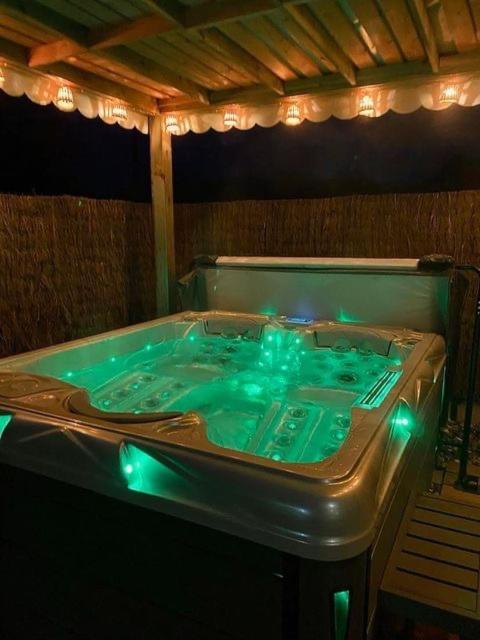 Gite Du Vieux Saule 1 Gite Avec Spa Privatif Pour 2 Personnes 1 Suite Familiale Sans Spa Vieil-Hesdin Dış mekan fotoğraf